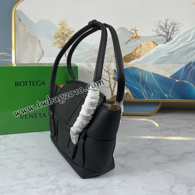 Bottega veneta高端女包 KF009 寶緹嘉爆款ARCO編織款荔枝紋黑色手提包 BV經典款ARCO蝙蝠包  gxz1219